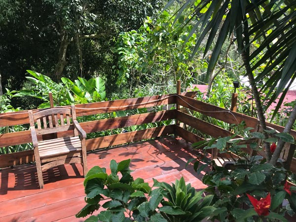 maori-lodge-moorea-terrasse-2